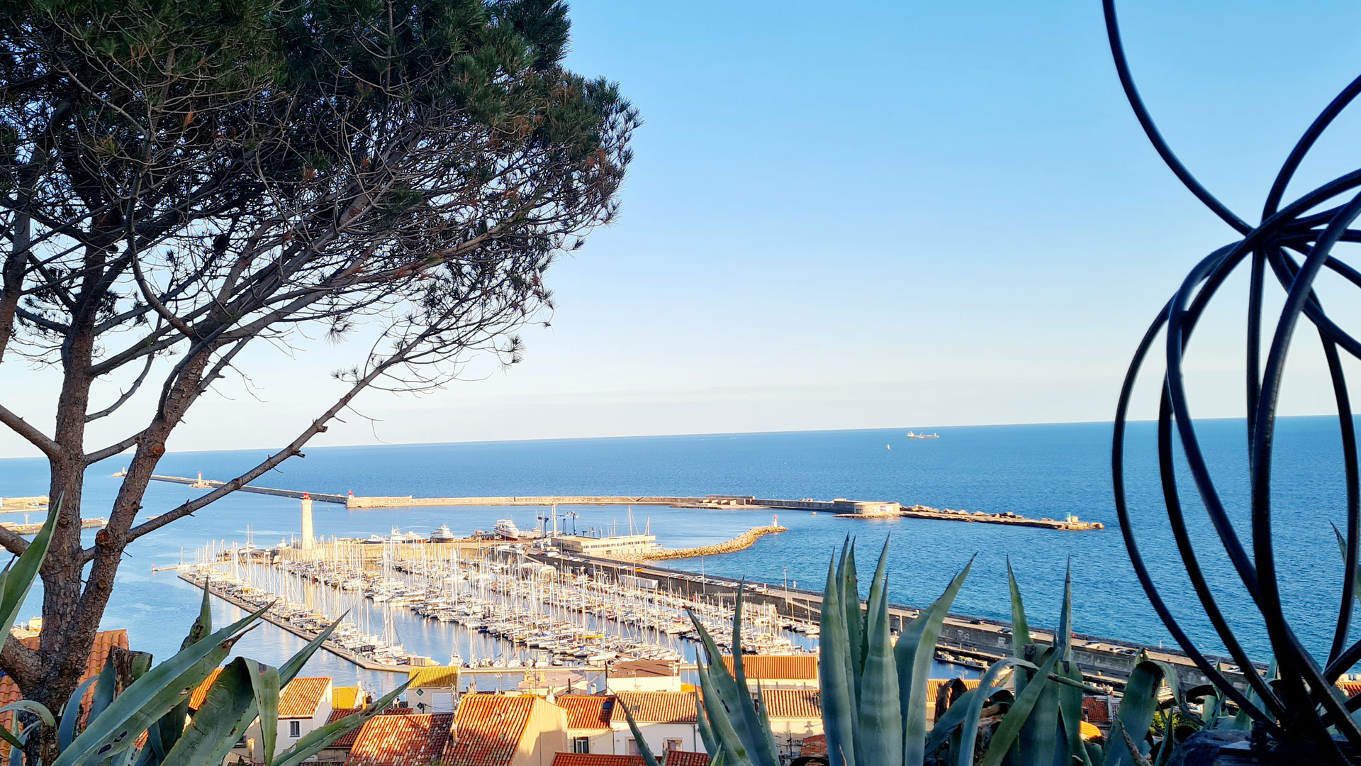 Vue Méditerranéenne sur les hauteurs de Sète, Visite Quartier Haut à Sète